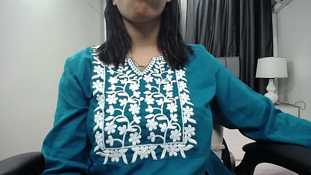 kashvi  online show from February 14, 7:10 pm