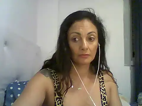 Snapshot of dulcefanny chatting on February 2, 1:59 am dulcefanny online show from February 2, 1:59 am