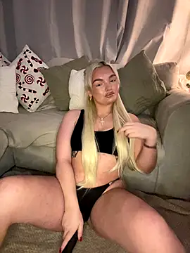 Snapshot of BelleXx chatting on November 16, 1:55 am BelleXx online show from November 16, 1:55 am