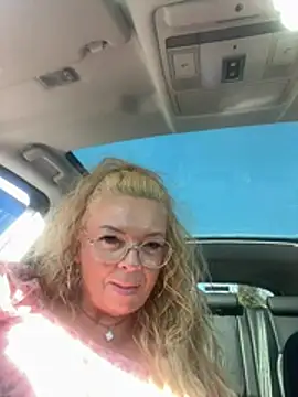 BonnyDesire online show from April 24, 1:57 pm