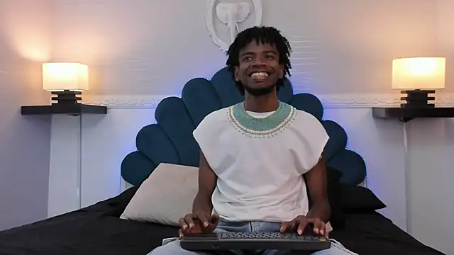 AllexJacob online show from October 1, 1:39 pm