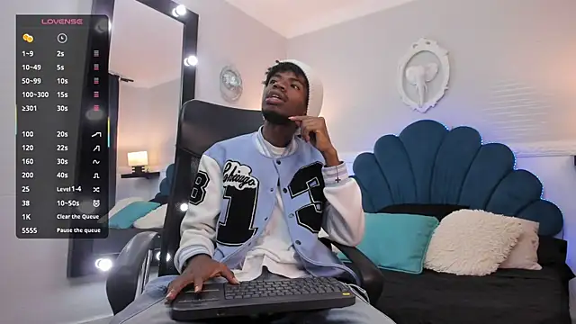 AllexJacob online show from October 25, 1:07 pm