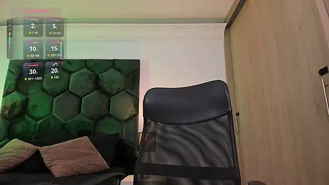 AllexJacob online show from April 11, 1:26 pm