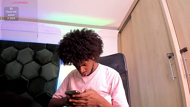 Snapshot of AllexJacob chatting on July 16, 12:22 pm AllexJacob online show from July 16, 12:22 pm