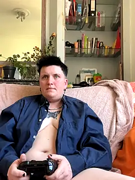 Snapshot of captaine_pioupiou chatting on September 18, 10:17 am captaine pioupiou online show from September 18, 10:17 am