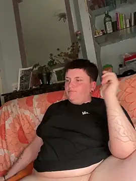 Snapshot of captaine_pioupiou chatting on October 20, 3:34 pm captaine pioupiou online show from October 20, 3:34 pm