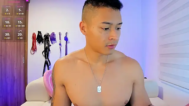 Snapshot of abu_dhabi_21 chatting on February 13, 10:11 am abu dhabi 21 online show from February 13, 10:11 am