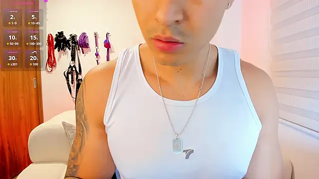 Snapshot of abu_dhabi_21 chatting on February 15, 10:03 am abu dhabi 21 online show from February 15, 10:03 am