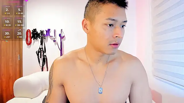 Snapshot of abu_dhabi_21 chatting on February 23, 10:12 am abu dhabi 21 online show from February 23, 10:12 am