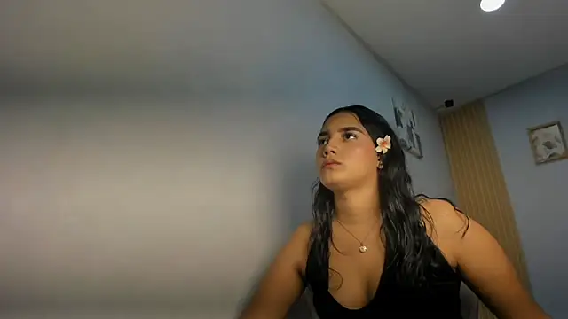 Dakota x18 online show from February 6, 7:50 pm