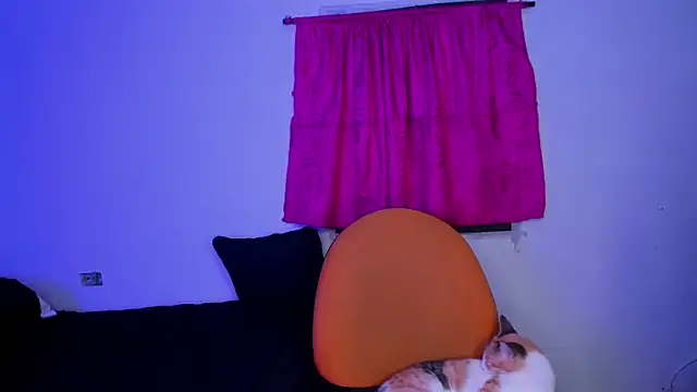 Snapshot of Shairaclark_ chatting on October 8, 10:18 pm Shairaclark online show from October 8, 10:18 pm