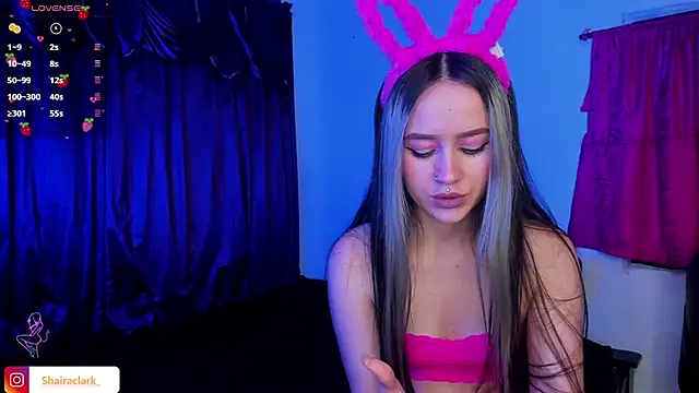 Snapshot of Shairaclark_ chatting on October 31, 8:32 pm Shairaclark online show from October 31, 8:32 pm