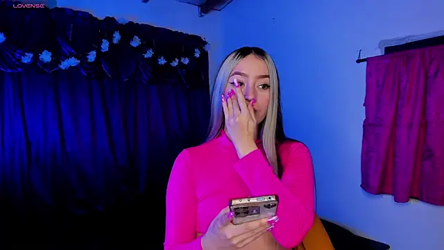 Shairaclark  online show from March 31, 1:29 am