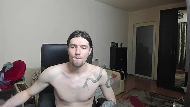 Snapshot of dirty_justin chatting on June 16, 8:00 pm dirty justin online show from June 16, 8:00 pm