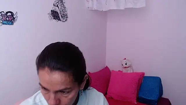 camilavargas  online show from March 31, 3:34 pm