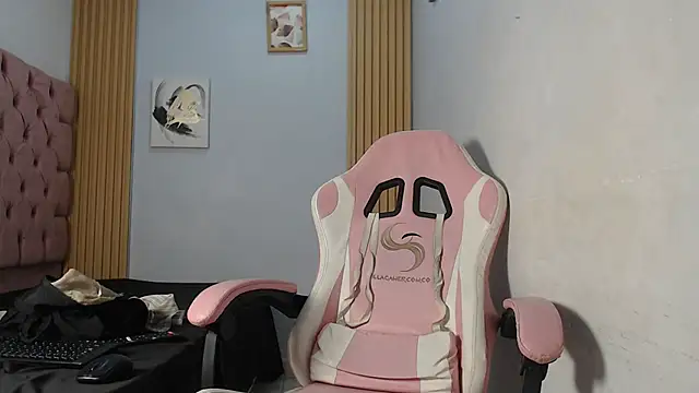 Naomis 35 online show from November 27, 7:38 pm