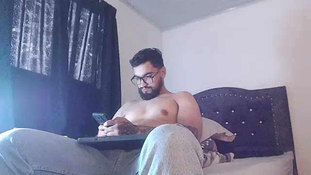 Chrys harris77 online show from April 10, 9:52 pm