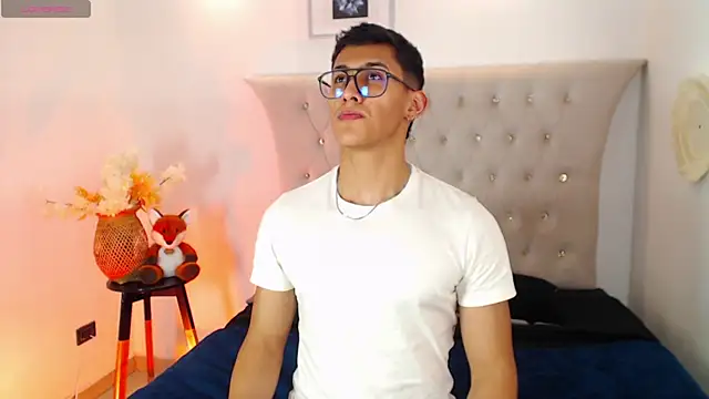 SalvadorFit online show from September 22, 8:22 pm