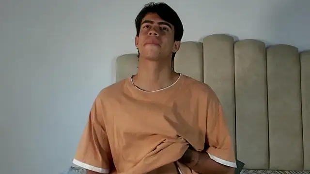 cody pipper  online show from September 29, 11:59 am