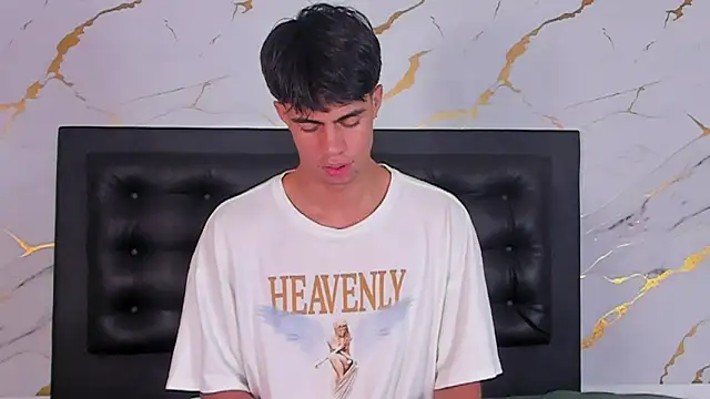 cody pipper  online show from November 15, 9:11 pm