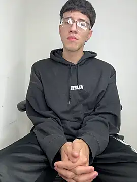 arthurdavies online show from January 8, 9:33 am