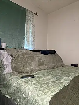 Snapshot of foreigntitts_ chatting on February 7, 3:27 pm foreigntitts online show from February 7, 3:27 pm