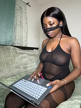 Snapshot of foreigntitts_ chatting on March 20, 9:14 am foreigntitts online show from March 20, 9:14 am