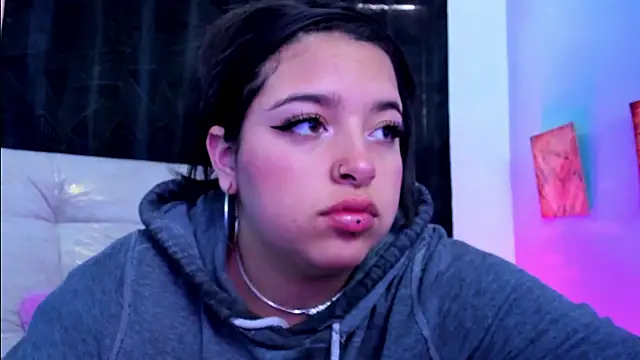 queen salomme online show from November 29, 8:45 pm