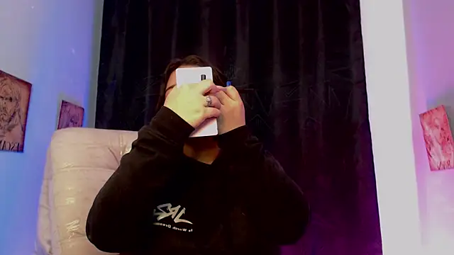 queen salomme online show from December 21, 10:11 am