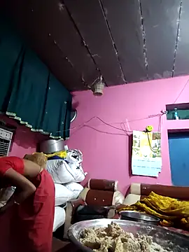 Snapshot of R_Roshni chatting on February 10, 12:04 am R Roshni online show from February 10, 12:04 am