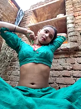 Snapshot of R_Roshni chatting on April 1, 3:07 am R Roshni online show from April 1, 3:07 am