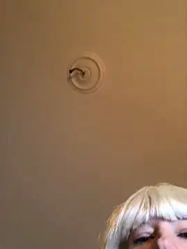 juliaoneandonly online show from December 20, 7:10 pm