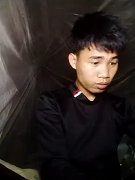 Snapshot of Nhyy_xx chatting on April 19, 12:37 pm Nhyy xx online show from April 19, 12:37 pm