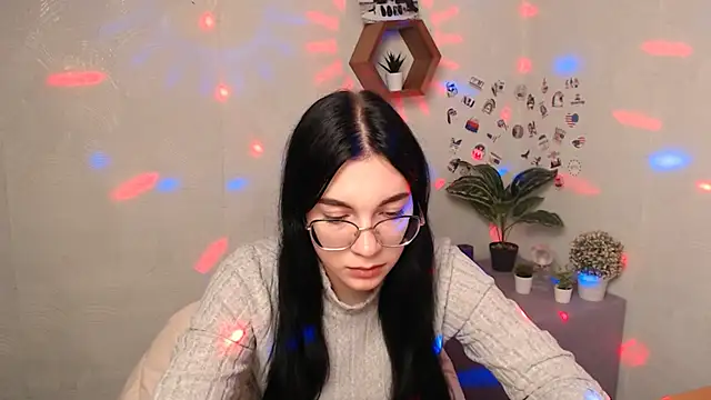 Snapshot of MiraBabe_ chatting on October 6, 8:34 am MiraBabe online show from October 6, 8:34 am