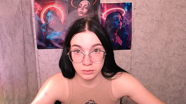 Snapshot of MiraBabe_ chatting on October 16, 7:31 am MiraBabe online show from October 16, 7:31 am