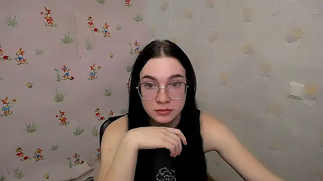 Snapshot of MiraBabe_ chatting on October 28, 9:57 am MiraBabe online show from October 28, 9:57 am