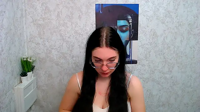 Snapshot of MiraBabe_ chatting on November 10, 10:47 am MiraBabe online show from November 10, 10:47 am