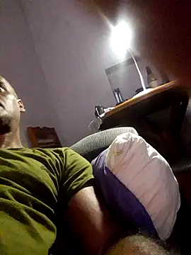 Snapshot of JeffersonRay chatting on November 10, 8:02 am JeffersonRay online show from November 10, 8:02 am