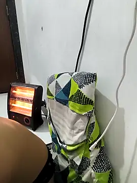 sassyishhu76 online show from February 8, 10:35 pm