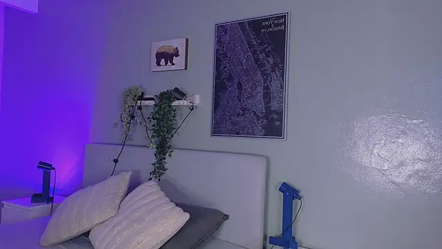 KeendraFox  online show from March 29, 11:10 am