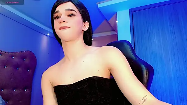 Snapshot of Sophia_Stonee chatting on September 28, 11:43 pm Sophia Stonee online show from September 28, 11:43 pm