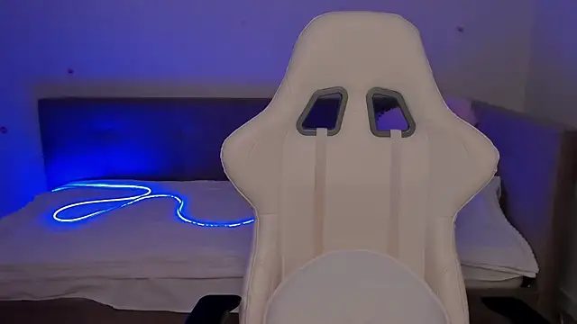 CrystalSoul  online show from November 29, 7:55 am