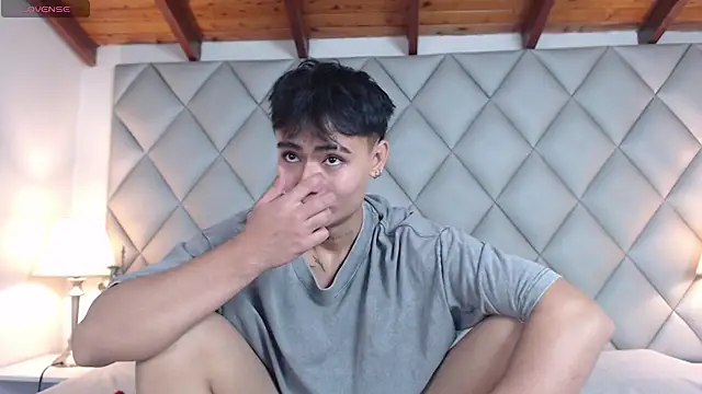 Clement Reyes online show from October 18, 1:01 pm