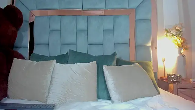 Snapshot of hazellanee chatting on May 23, 6:29 am hazellanee online show from May 23, 6:29 am