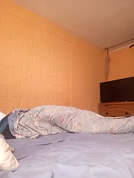 Snapshot of Lionardovssf35 chatting on December 22, 1:52 pm Lionardovssf35 online show from December 22, 1:52 pm