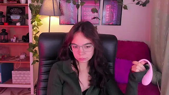 Snapshot of Elise_Noir chatting on October 14, 4:08 pm Elise Noir online show from October 14, 4:08 pm
