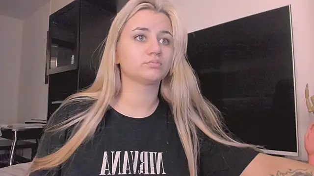 Snapshot of BarbaraSiren chatting on November 1, 12:07 pm BarbaraSiren online show from November 1, 12:07 pm