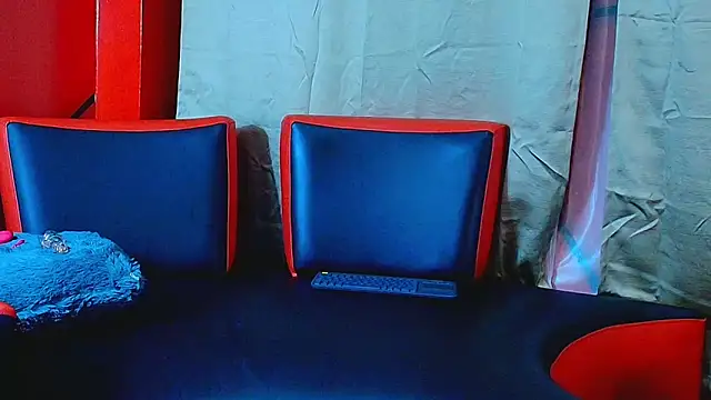 Selenegomezz online show from December 4, 8:39 pm