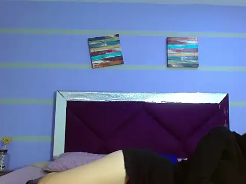 Snapshot of Emily_Swiftt chatting on November 11, 11:38 pm Emily Swiftt online show from November 11, 11:38 pm