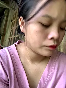 Snapshot of -Miraa- chatting on September 28, 5:02 am -Miraa- online show from September 28, 5:02 am